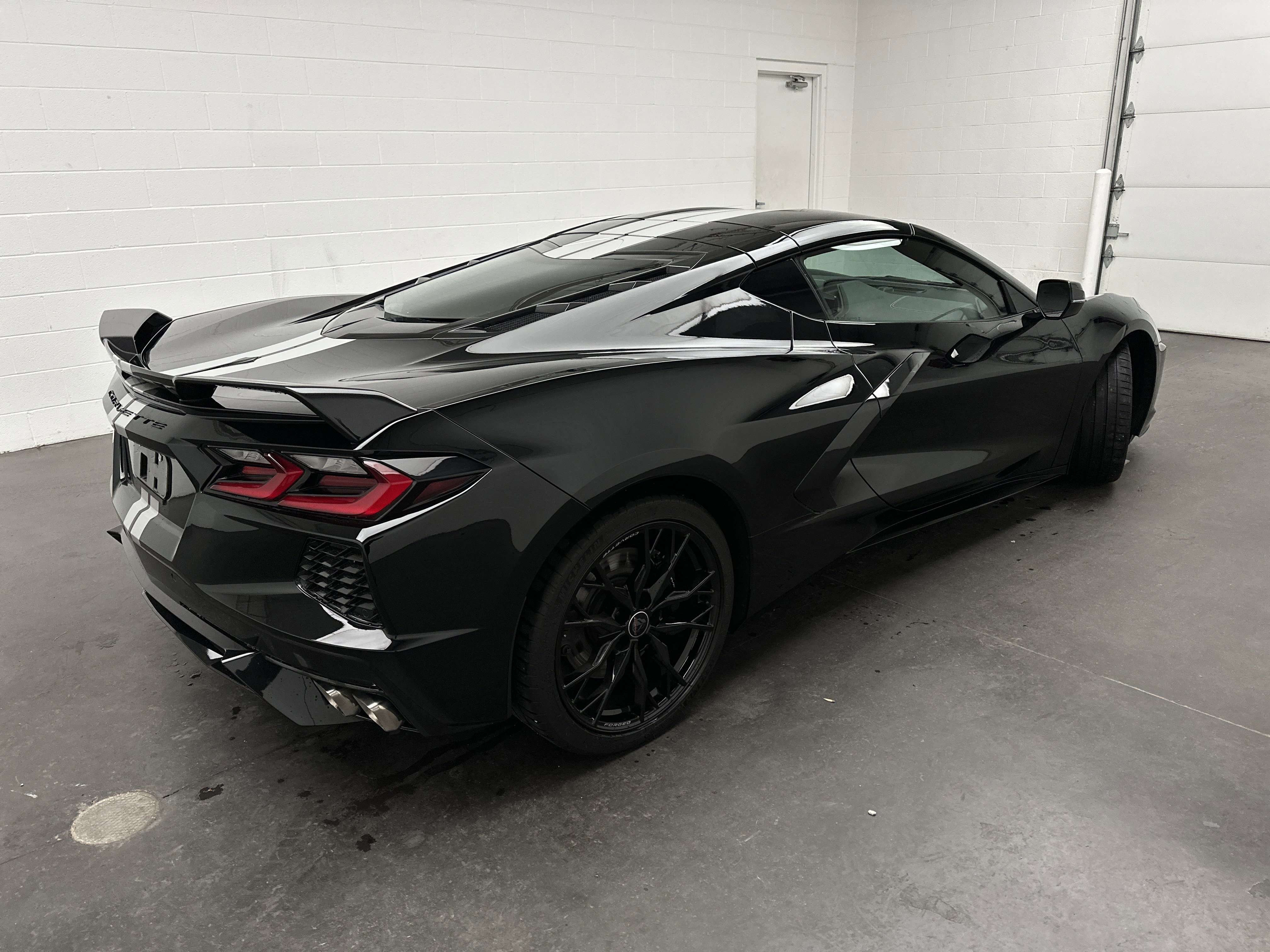 Used 2022 Chevrolet Corvette Stingray Coupe w/ Z51 Performance Package image 7