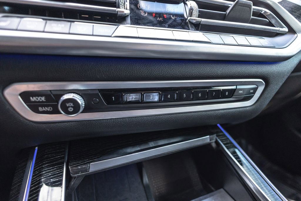 Used 2022 BMW X7 M50i w/ Cold Weather Package AWD/4WD image 19