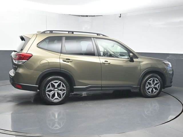 Certified 2023 Subaru Forester Premium image 8