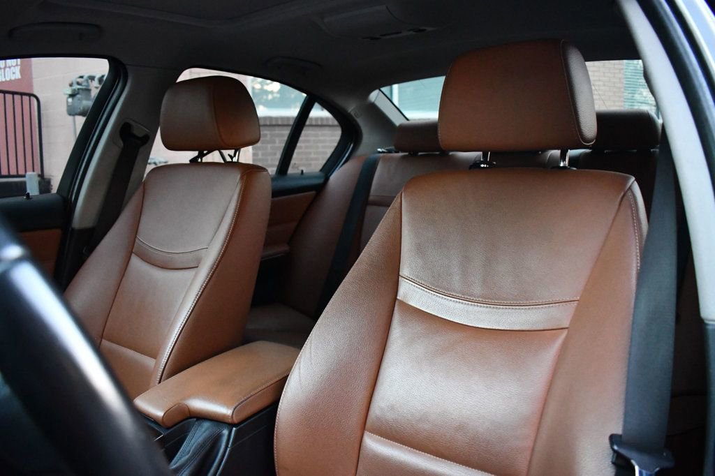 Used 2011 BMW 328i xDrive Sedan w/ Premium Pkg image 16