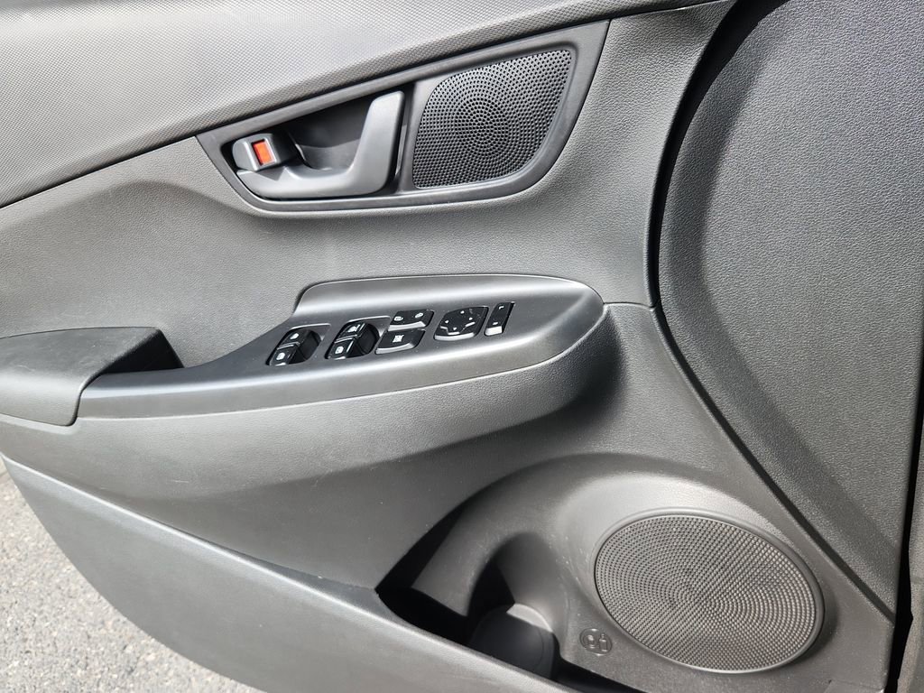 Used 2021 Hyundai Kona SEL FWD image 8