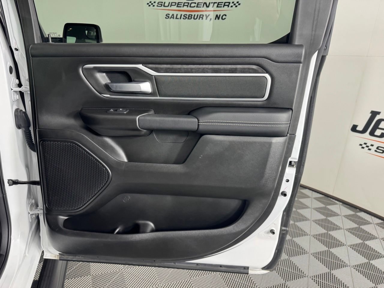 Used 2023 RAM 1500 Big Horn AWD/4WD image 29