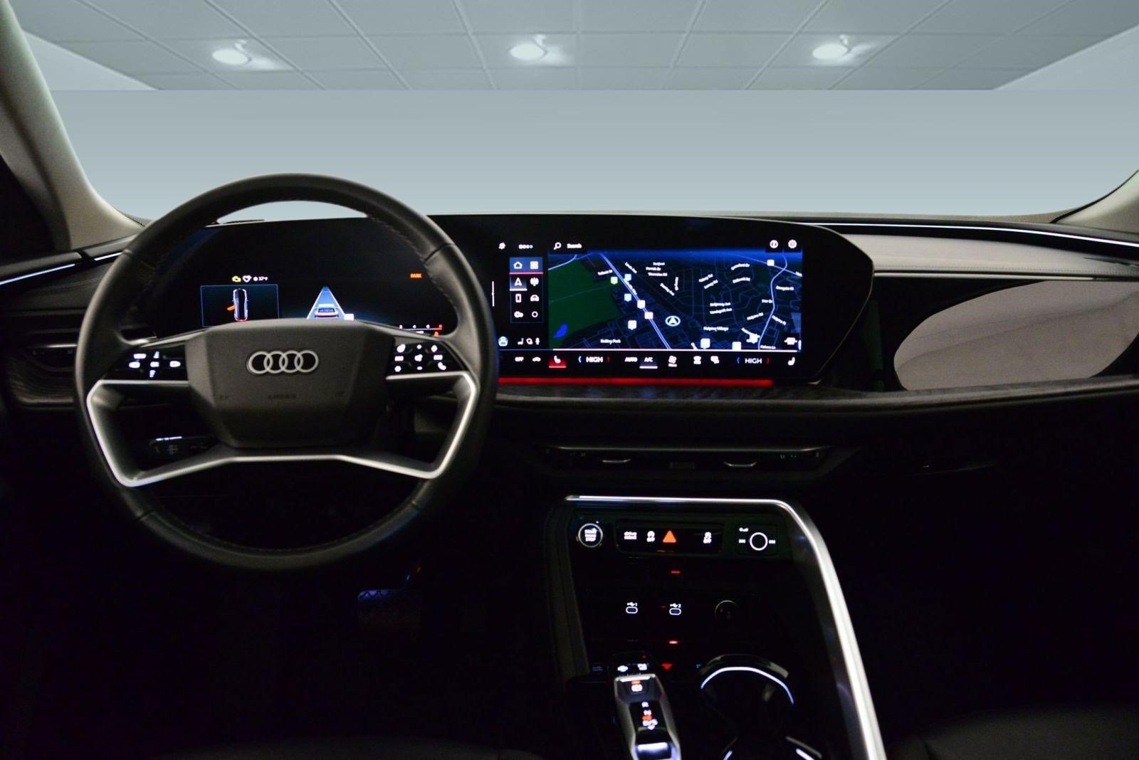 Used 2025 Audi Q5 Premium w/ Convenience Package AWD/4WD image 3