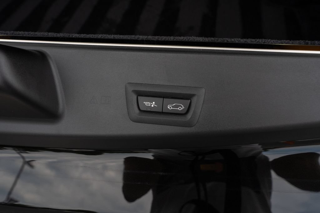 Used 2025 Rolls-Royce Cullinan AWD/4WD image 69