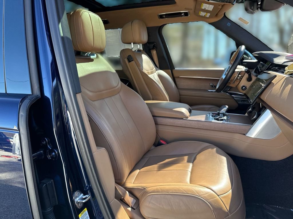 Used 2023 Land Rover Range Rover SE image 25