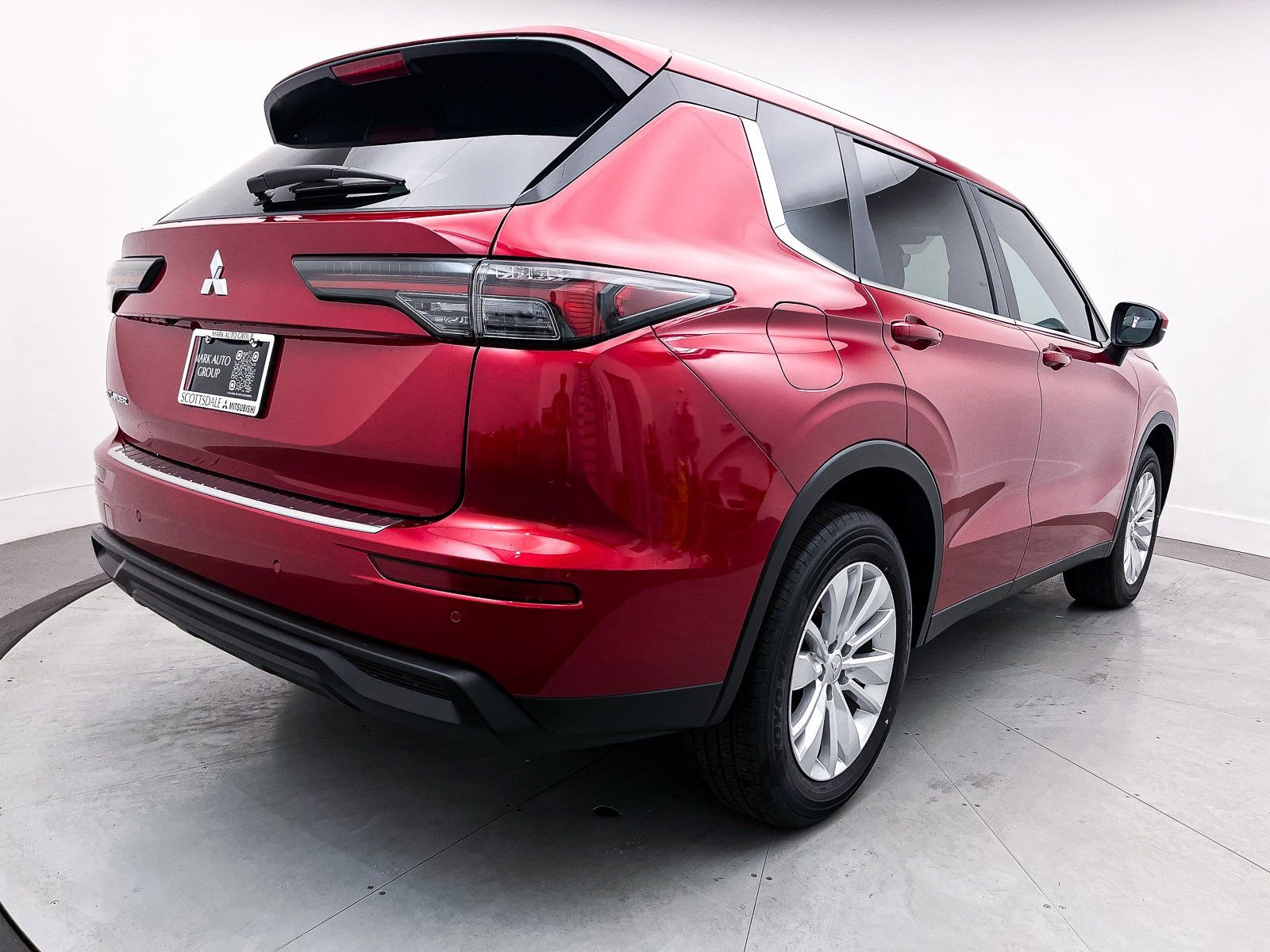 New 2025 Mitsubishi Outlander ES image 7