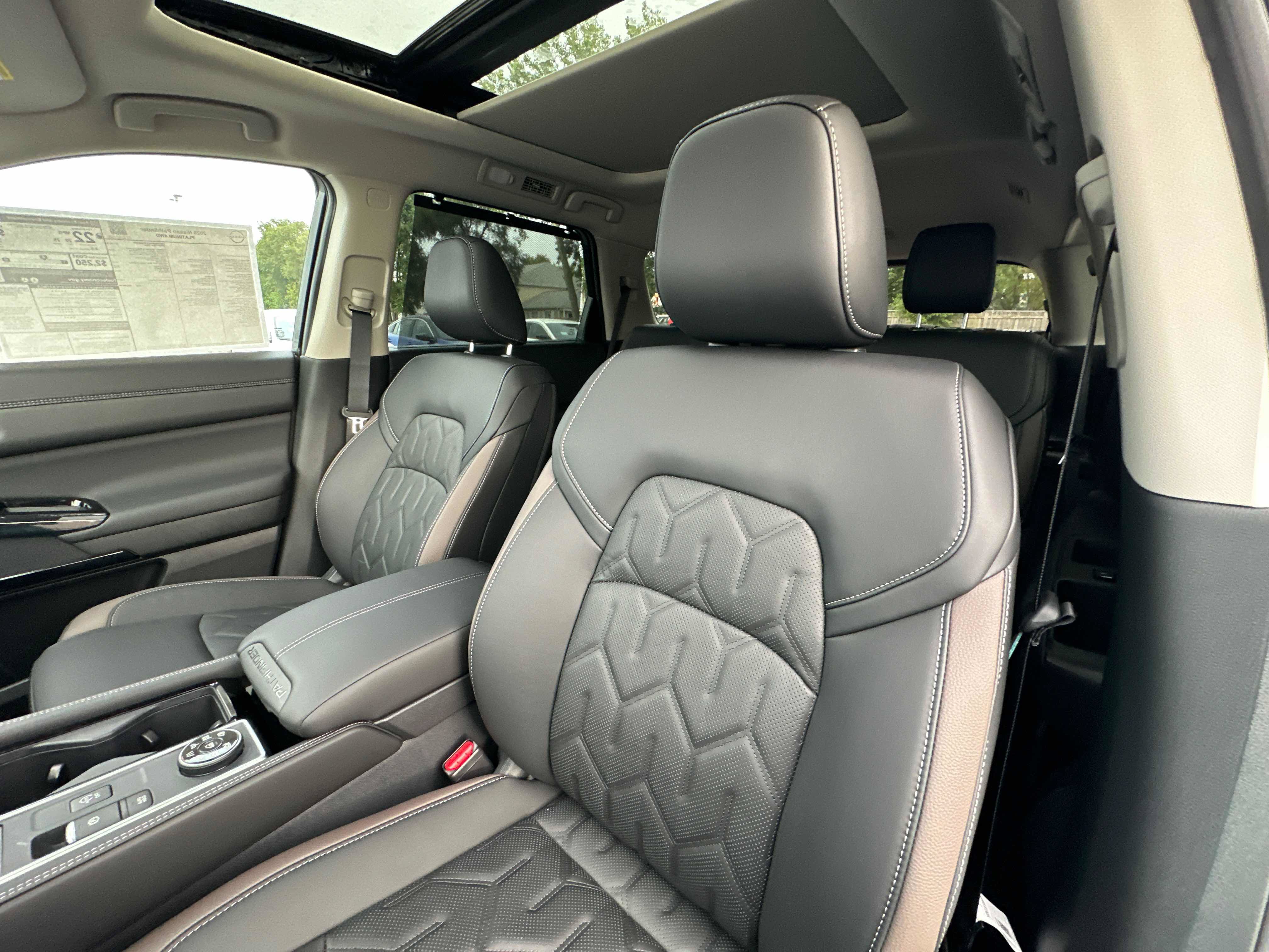 New 2026 Nissan Pathfinder Platinum AWD/4WD image 25