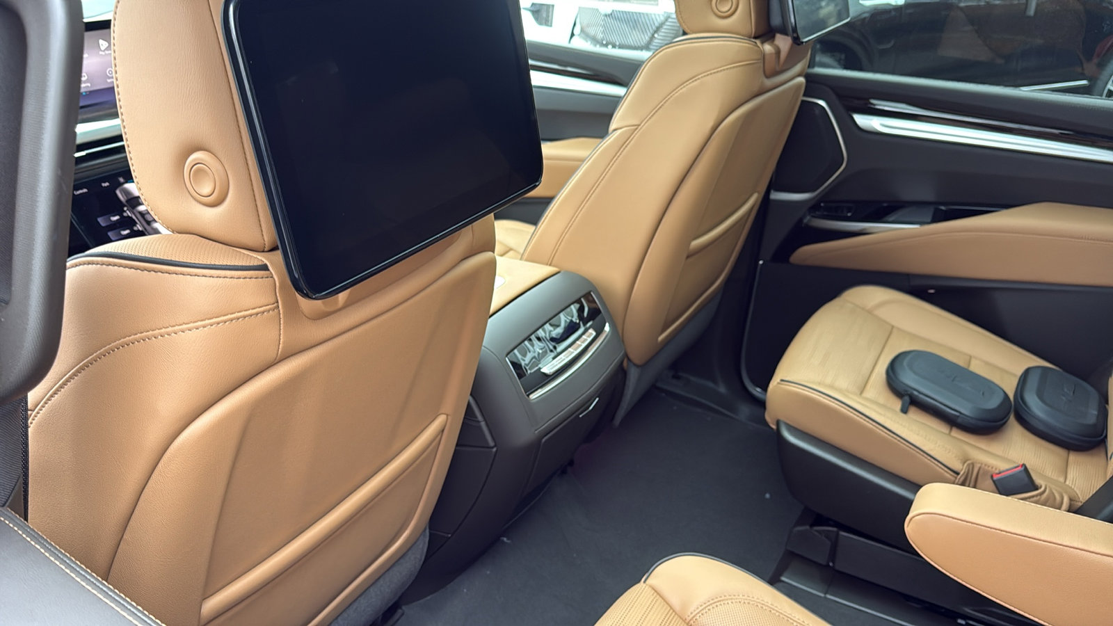 New 2026 Cadillac Escalade Luxury image 31