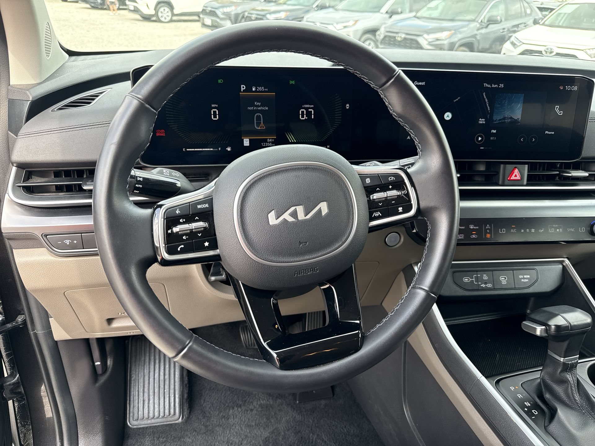 Used 2026 Kia Carnival FWD image 11