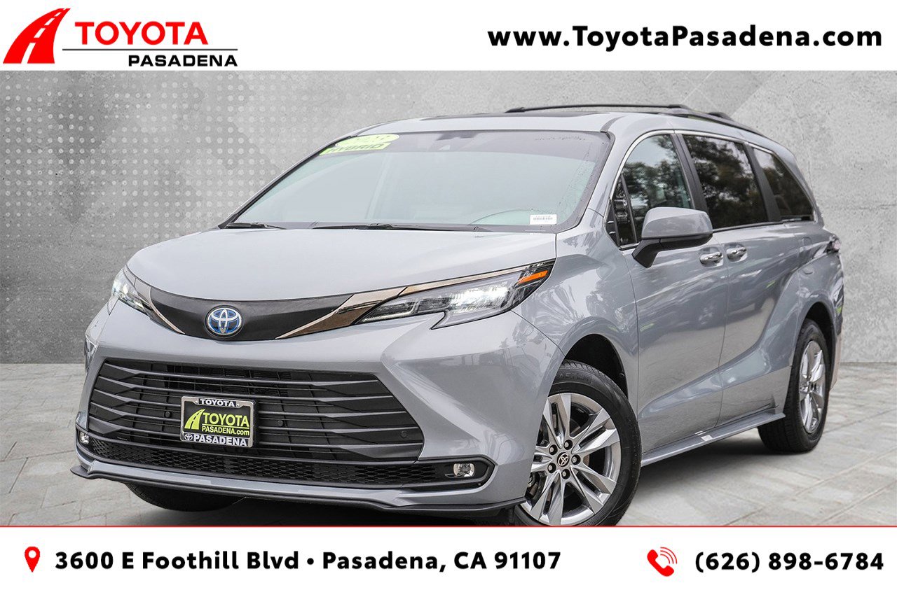 Used 2023 Toyota Sienna XLE Woodland Edition video 1