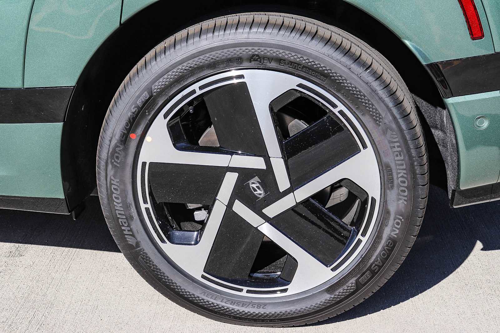 New 2026 Hyundai Ioniq 9 Calligraphy image 11