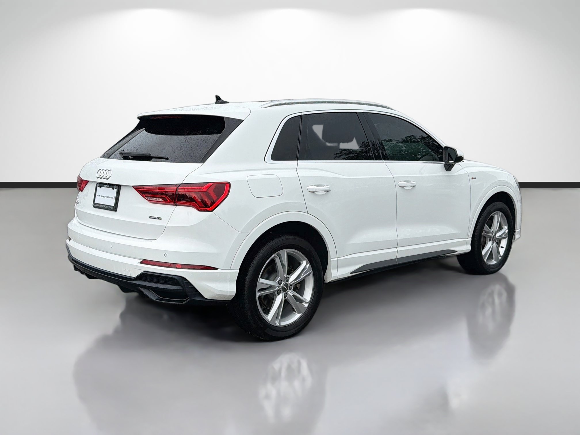 Used 2020 Audi Q3 2.0T Premium Plus AWD/4WD image 3