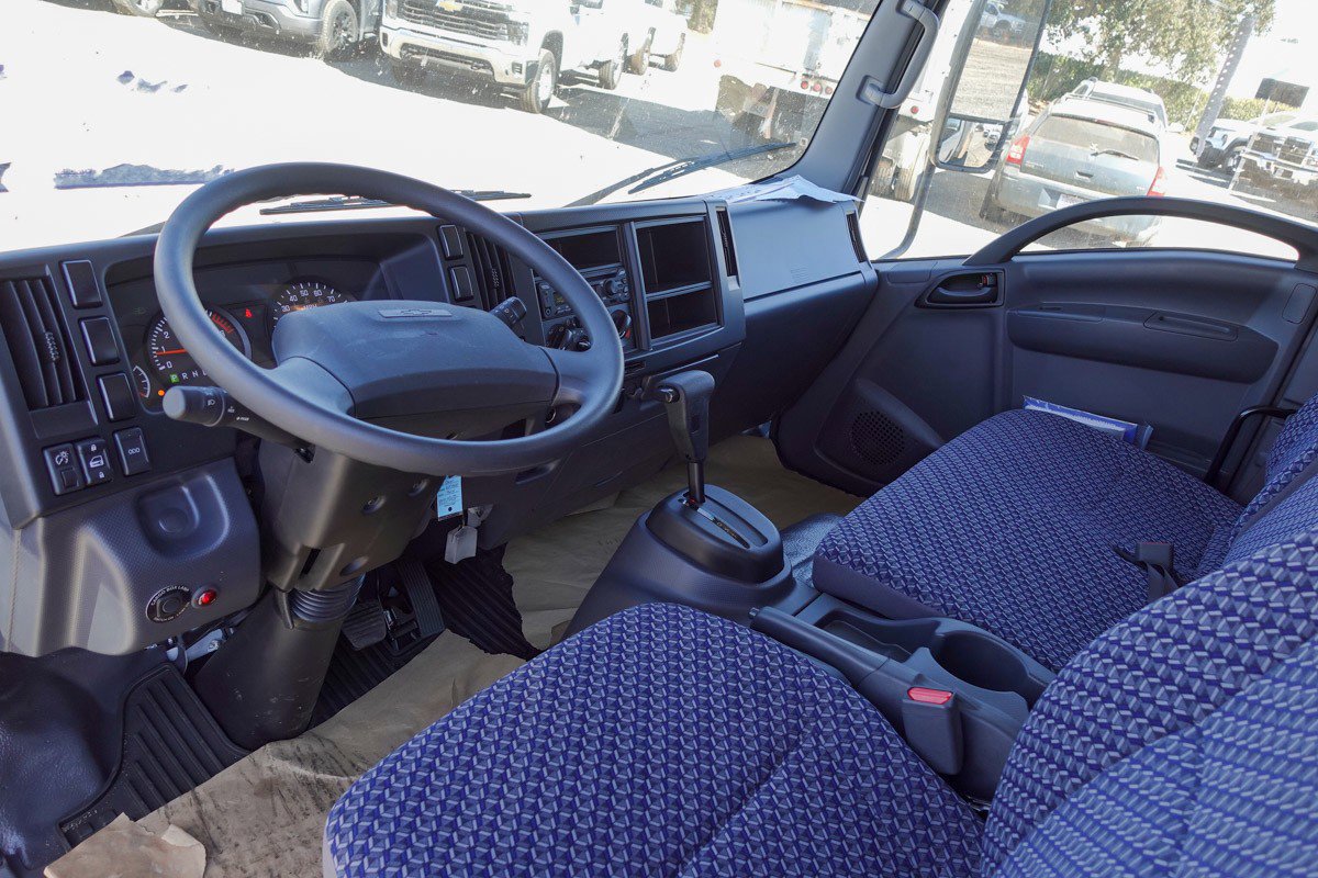 New 2025 Chevrolet Low Cab Forward image 10
