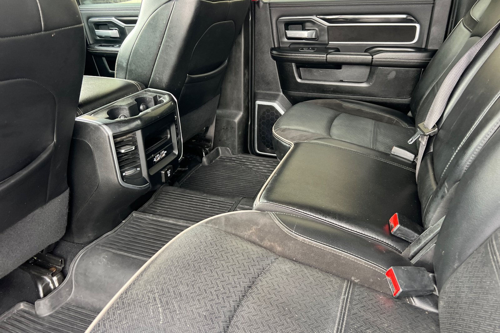 Used 2020 RAM 3500 Laramie w/ Night Edition AWD/4WD image 15