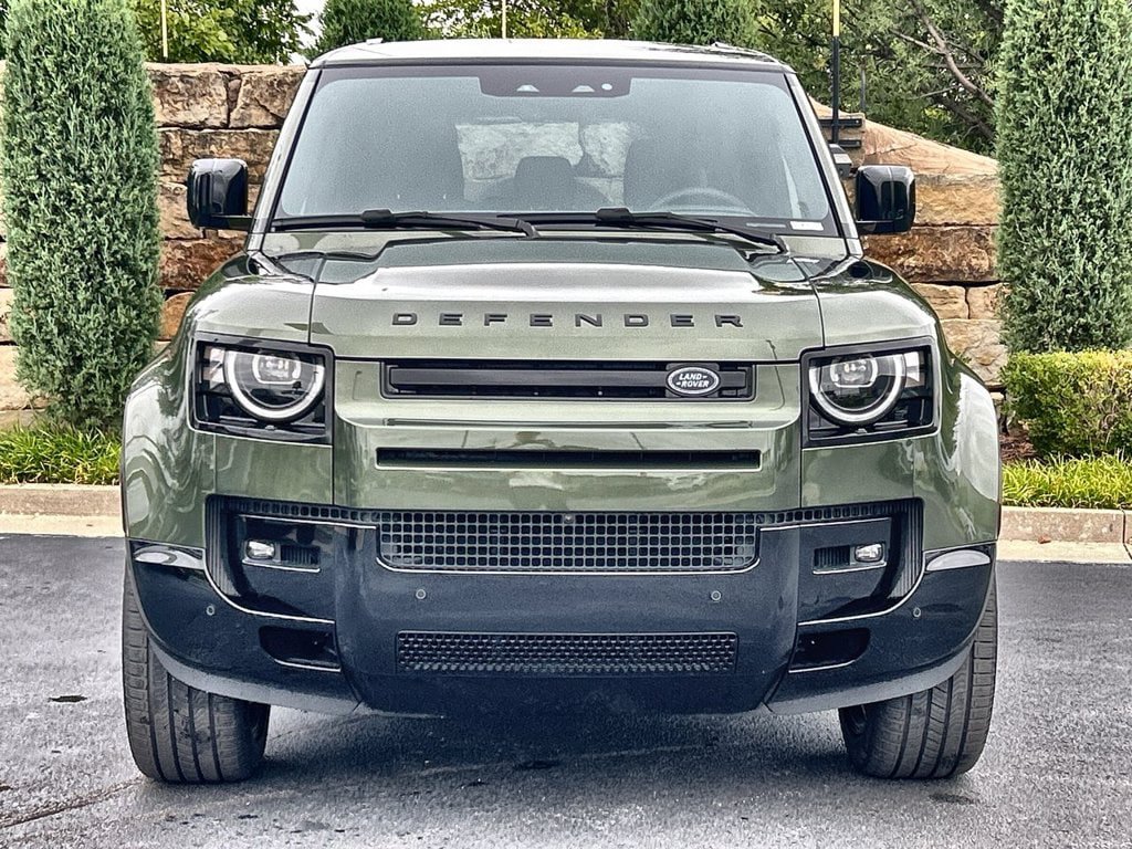 New 2026 Land Rover Defender 110 X-Dynamic SE AWD/4WD image 8