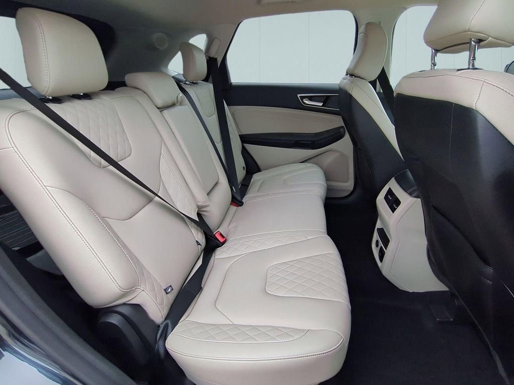 Used 2023 Ford Edge Titanium AWD/4WD image 29