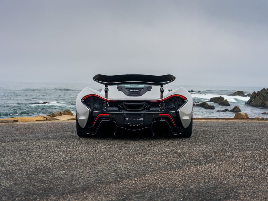 Used 2015 McLaren P1 RWD image 5