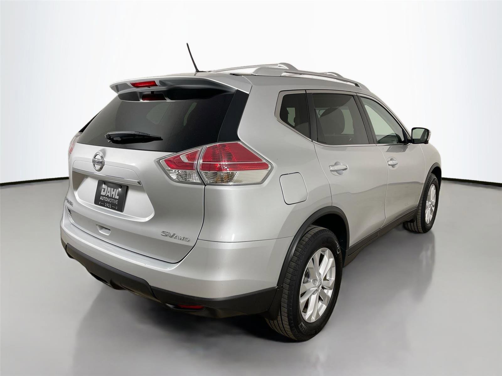 Used 2015 Nissan Rogue SV w/ SV Premium Package image 13