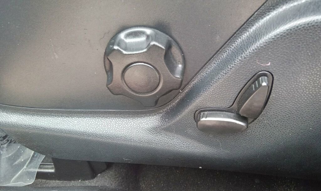 Used 2018 Ford EcoSport SE w/ SE Convenience Package image 8