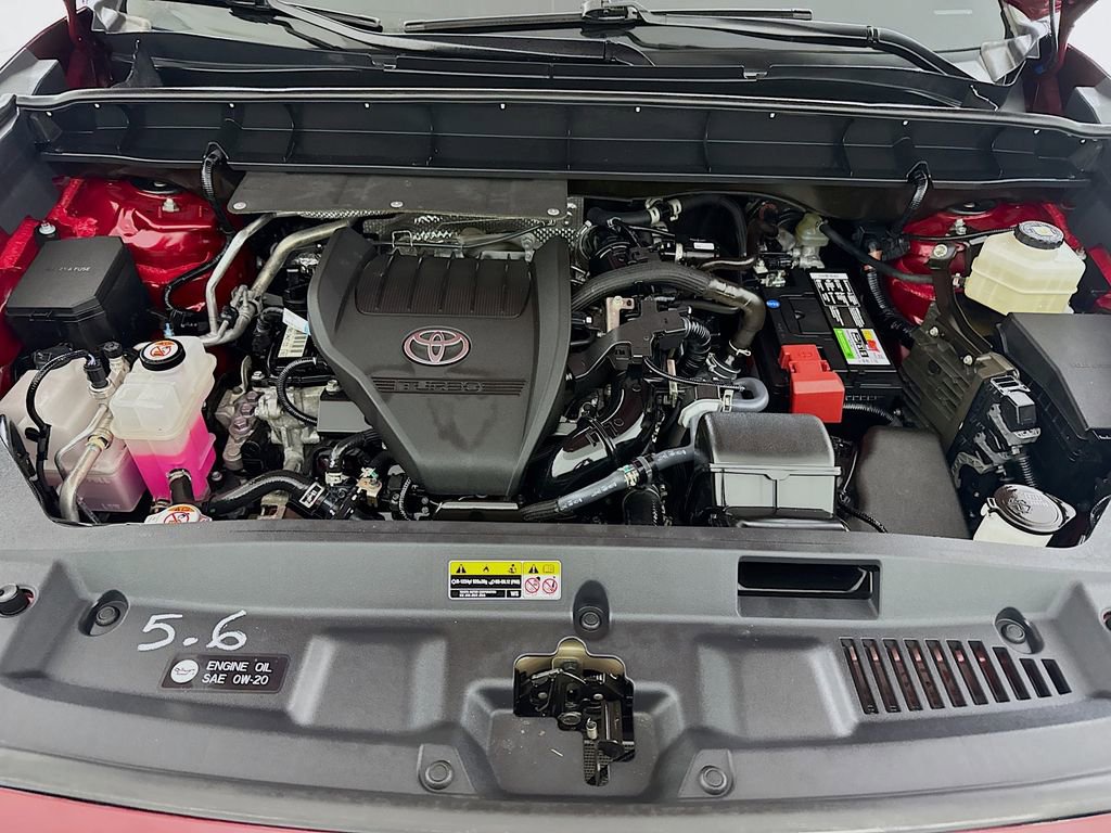 Used 2023 Toyota Highlander LE image 27