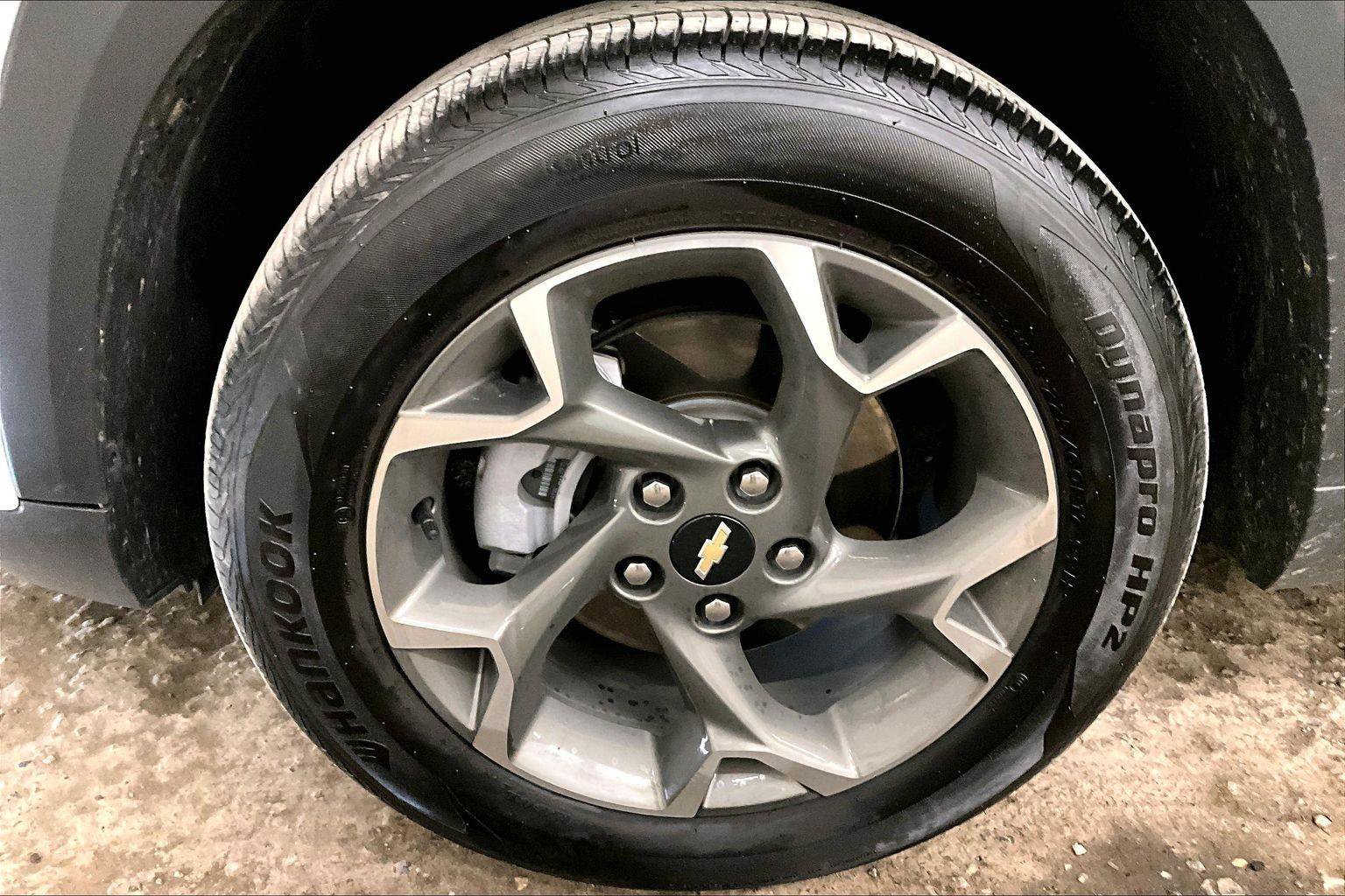 Used 2025 Chevrolet Trax LT w/ LT Convenience Package image 8