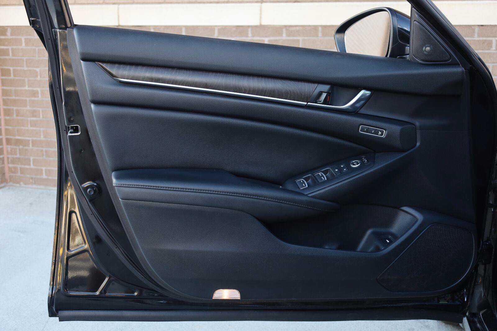 Used 2021 Honda Accord Touring image 15