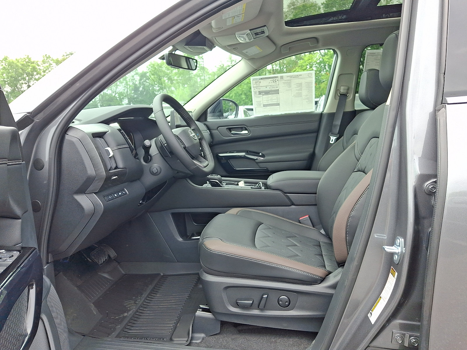 New 2026 Nissan Pathfinder Platinum AWD/4WD image 7