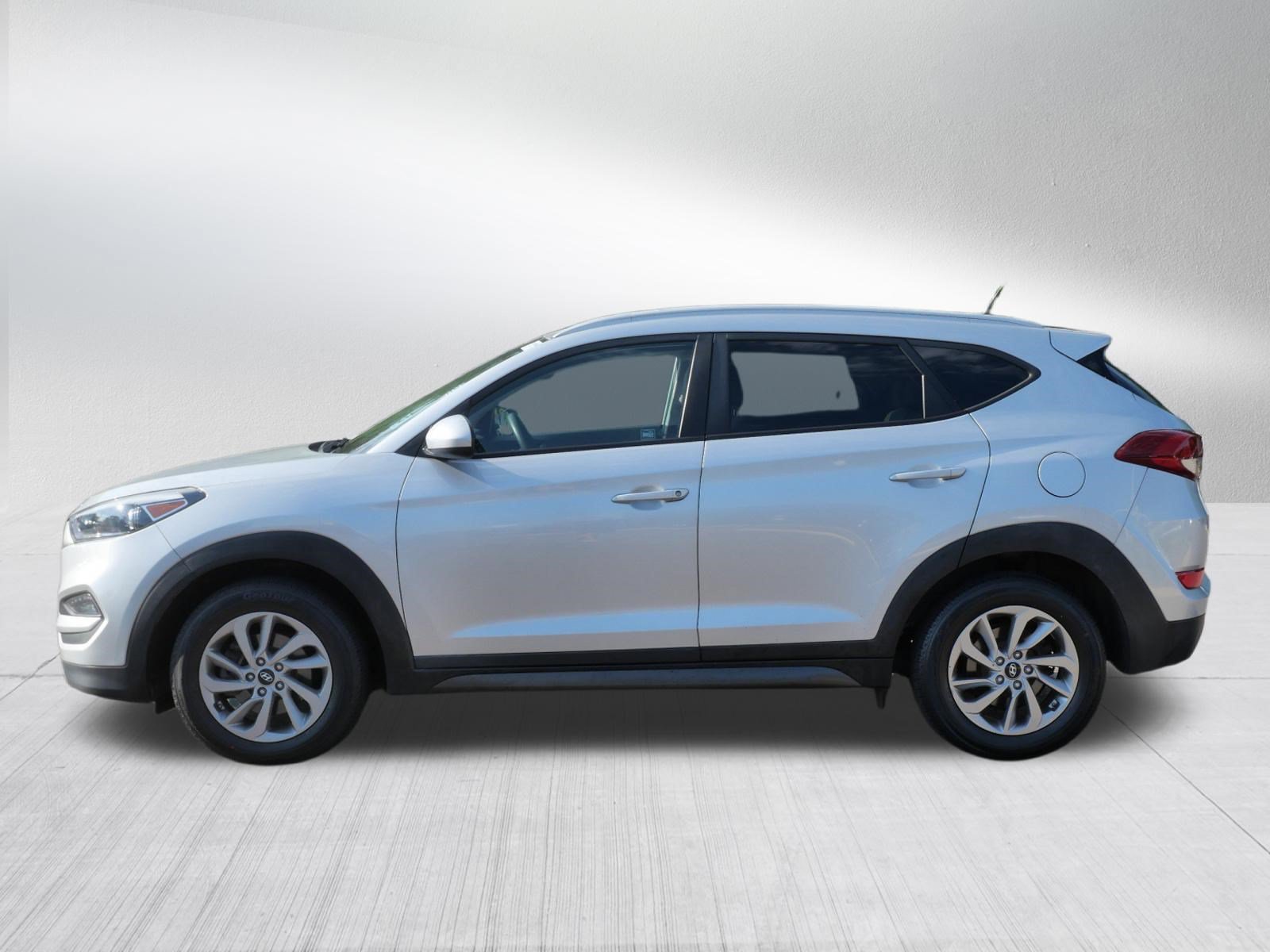 Used 2016 Hyundai Tucson SE w/ Option Group 02 FWD image 4