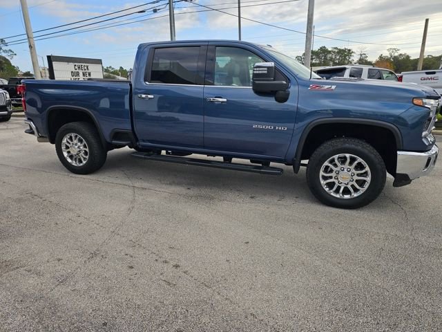 Used 2024 Chevrolet Silverado 2500 LTZ w/ LTZ Convenience Package image 6