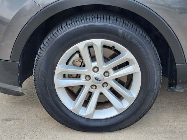Used 2017 Ford Explorer XLT w/ Equipment Group 201A image 10