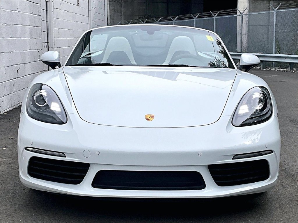 Used 2019 Porsche 718 Boxster RWD image 8