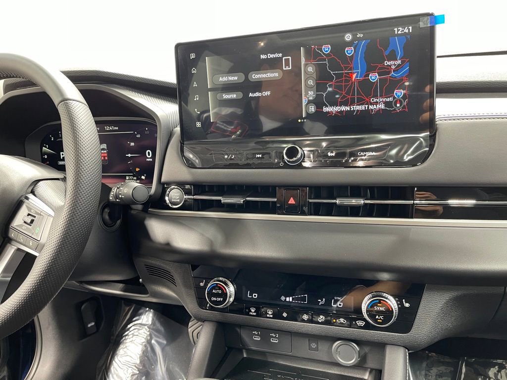 New 2025 Mitsubishi Outlander SE image 18