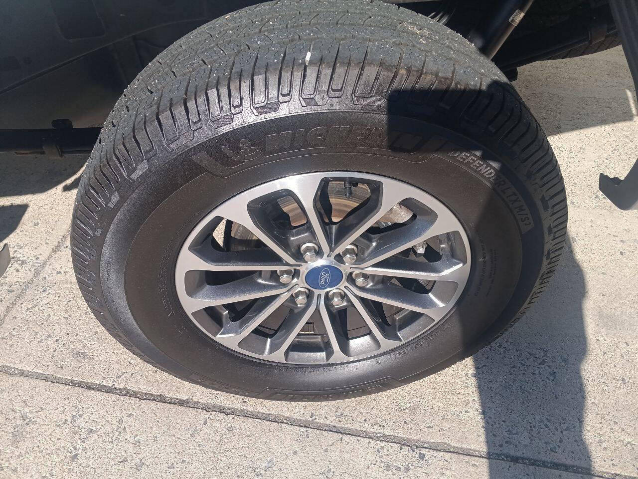 Used 2018 Ford F150 XLT w/ Equipment Group 302A Luxury image 3