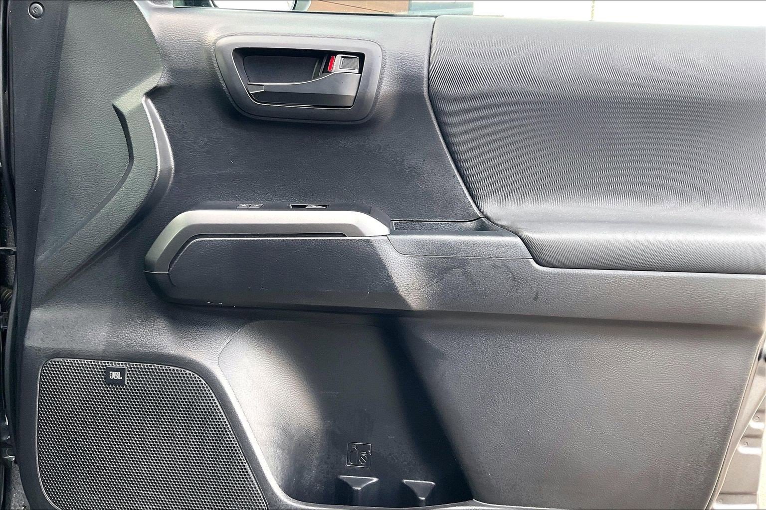 Used 2022 Toyota Tacoma TRD Off-Road image 21