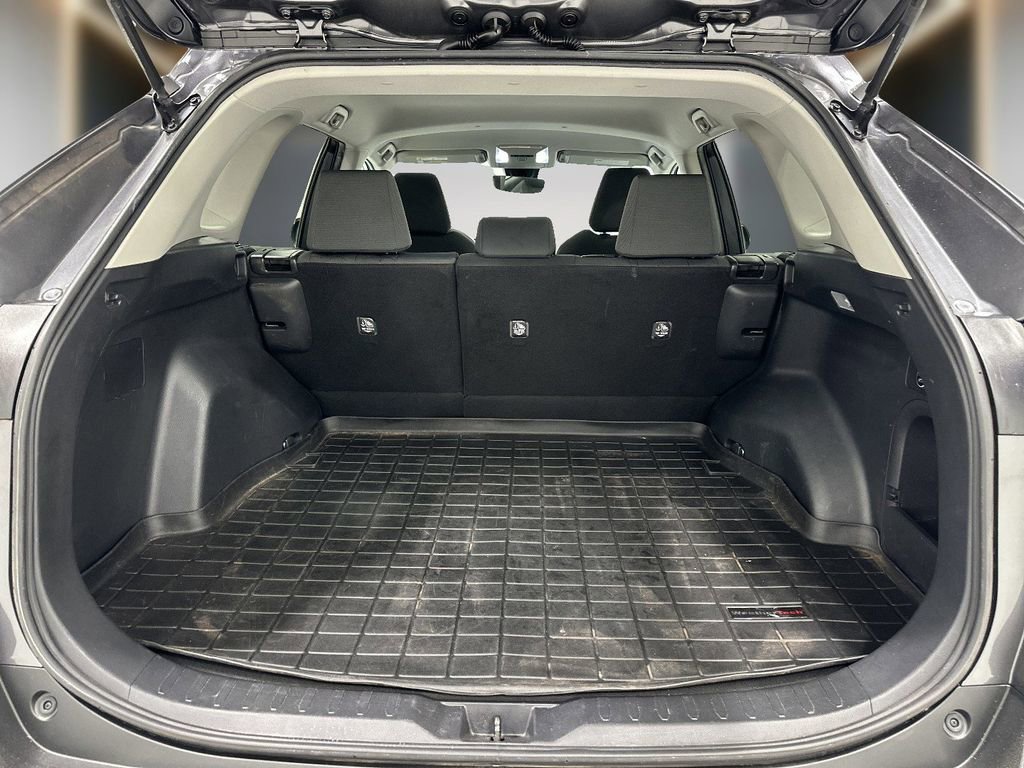 Used 2021 Toyota RAV4 XLE AWD/4WD image 13