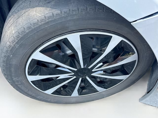 Used 2016 Toyota Corolla LE FWD image 25