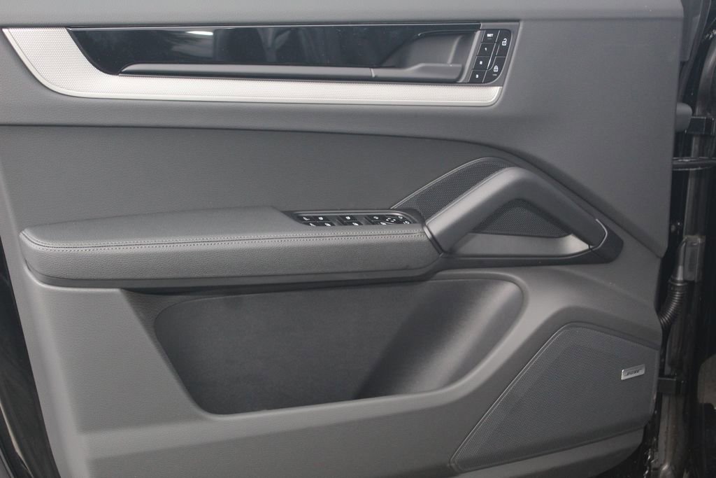 New 2026 Porsche Cayenne image 21
