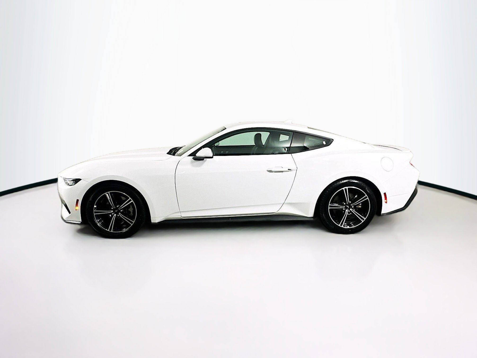 Used 2024 Ford Mustang Premium image 4