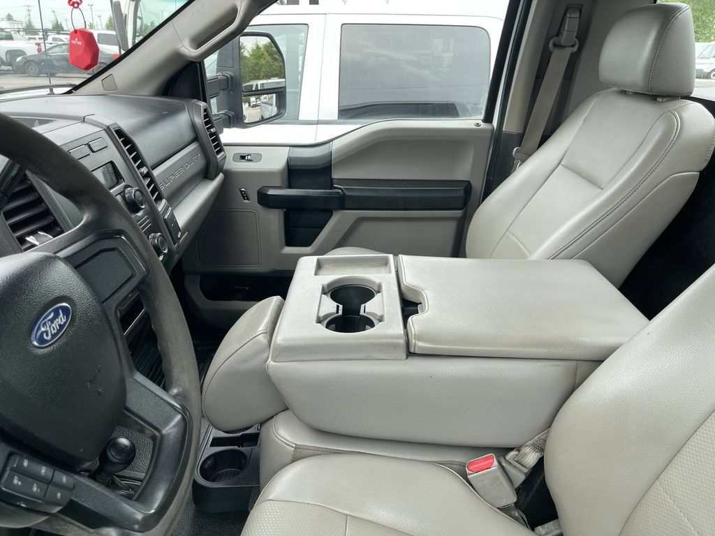 Used 2017 Ford F250 XL w/ Power Equipment Group AWD/4WD image 4