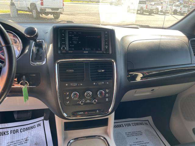 Used 2019 Dodge Grand Caravan SXT FWD image 19