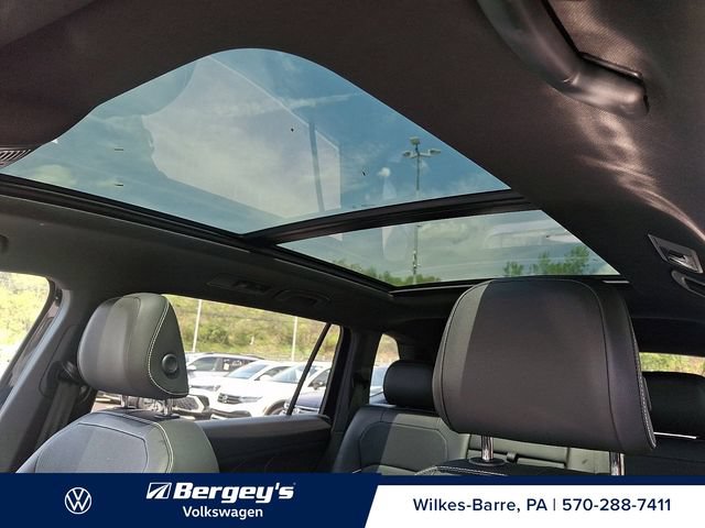 Certified 2024 Volkswagen Tiguan SEL R-Line AWD/4WD image 17