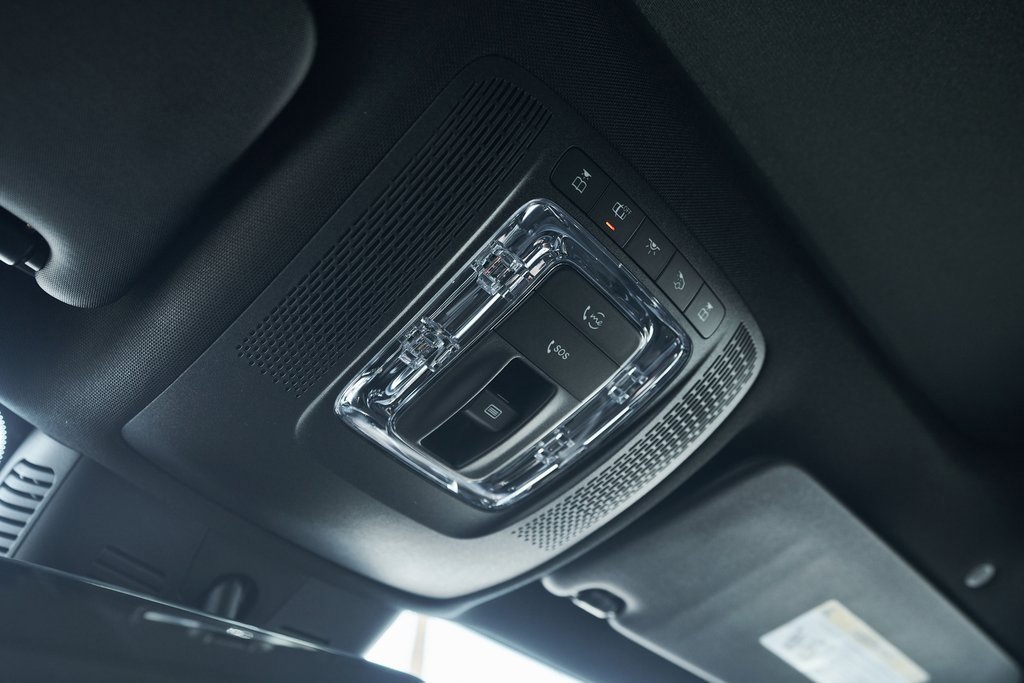 Used 2025 Mercedes-Benz GLB 250 4MATIC w/ Exclusive Package image 60