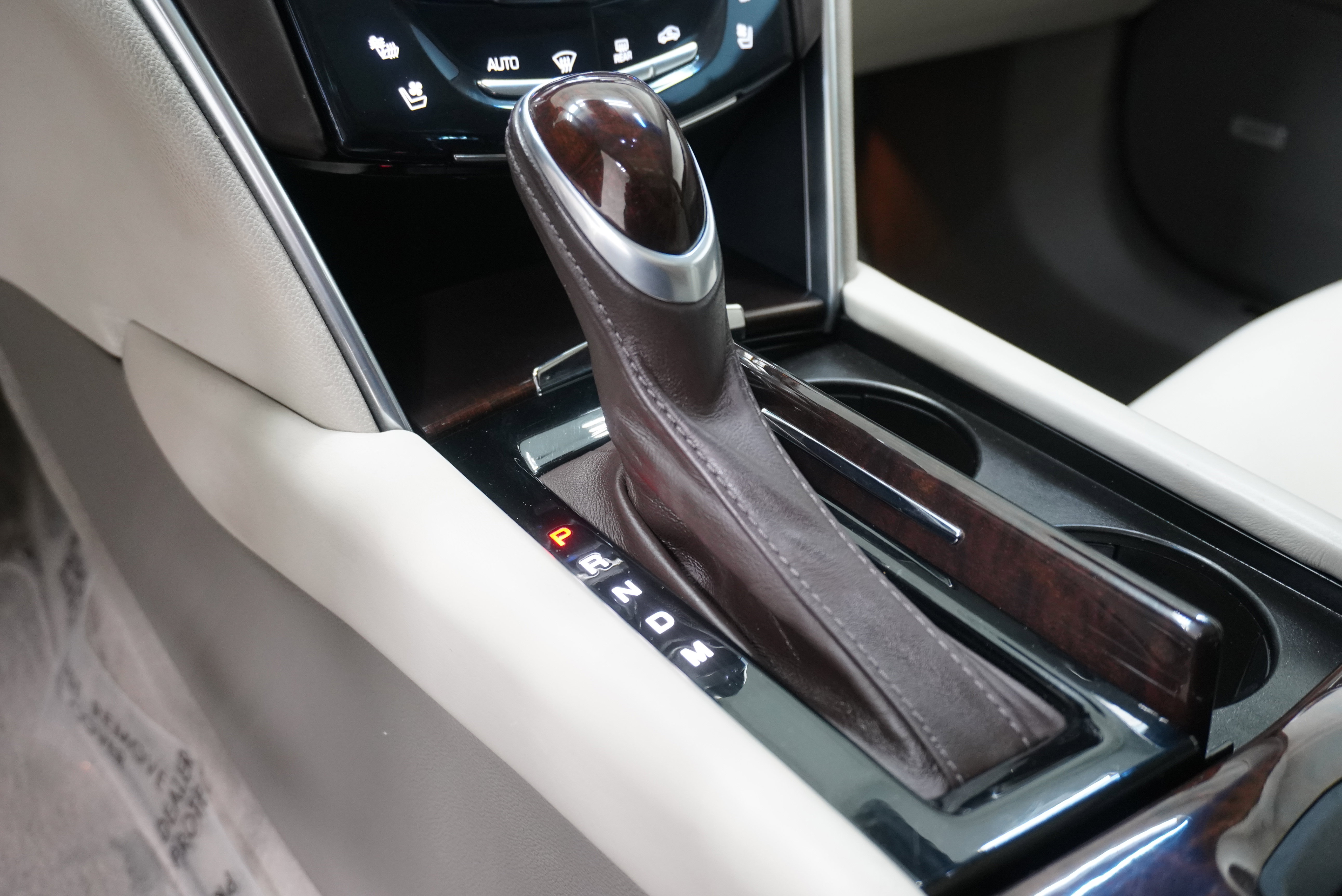 Used 2013 Cadillac XTS Platinum image 25