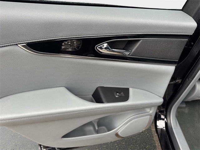 Used 2022 Lincoln Nautilus Reserve image 10