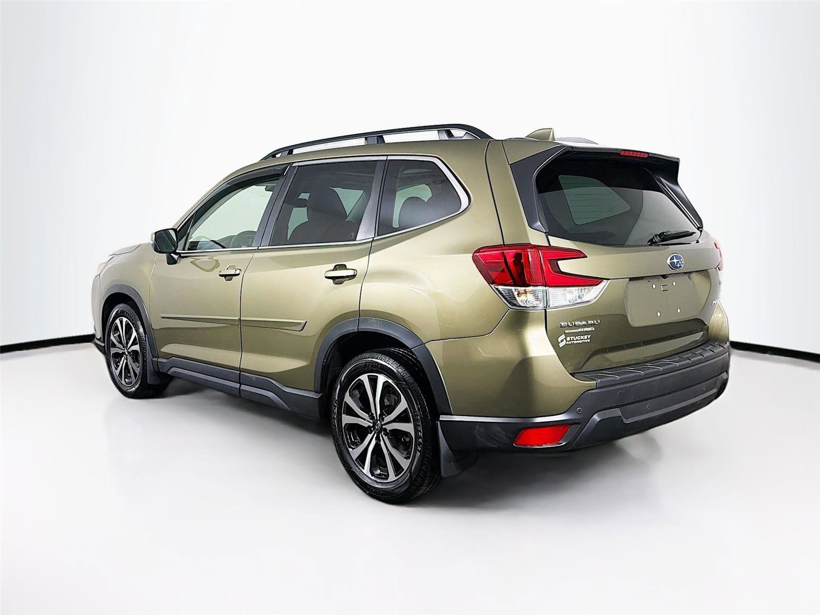 Used 2022 Subaru Forester Limited AWD/4WD image 5