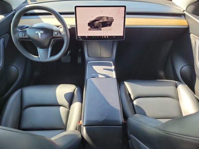 Used 2022 Tesla Model Y Long Range image 11