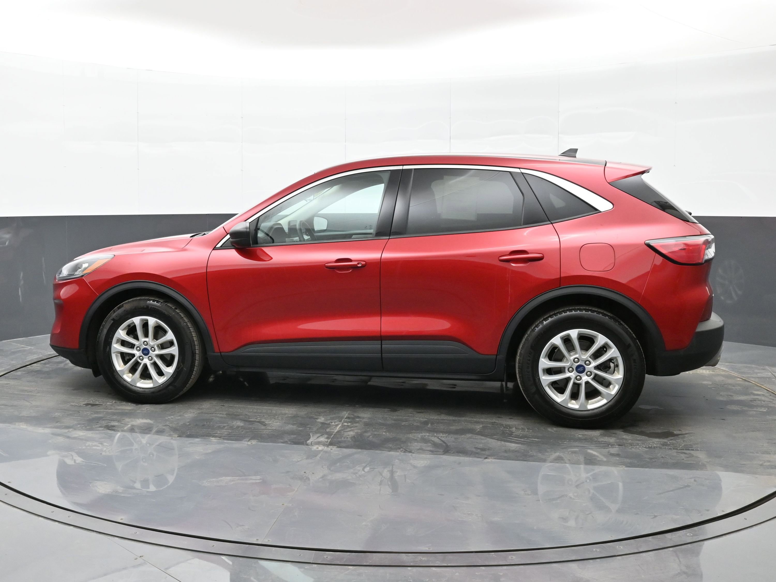 Used 2022 Ford Escape SE w/ Convenience Package image 9