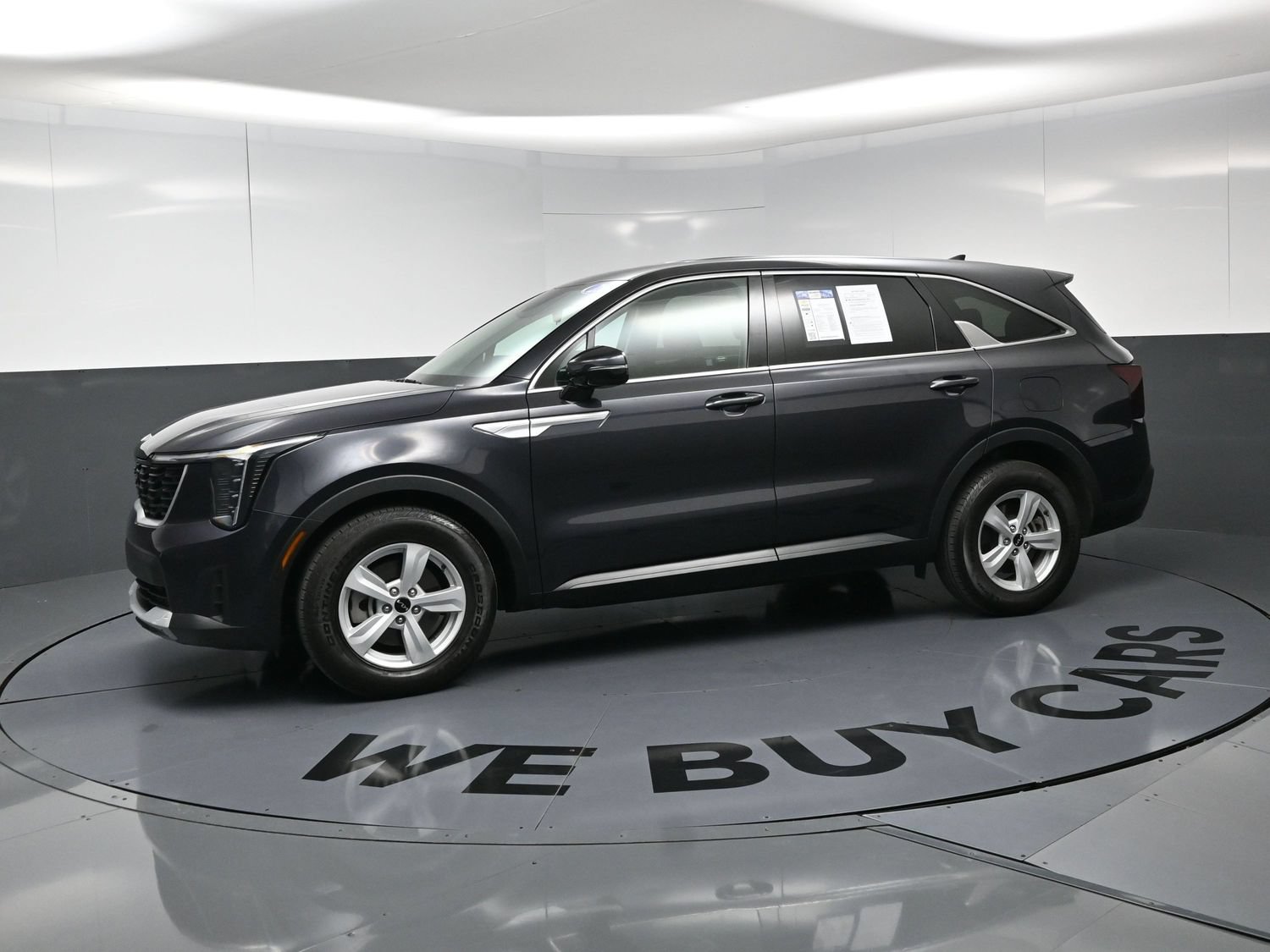 Used 2025 Kia Sorento LX FWD image 6
