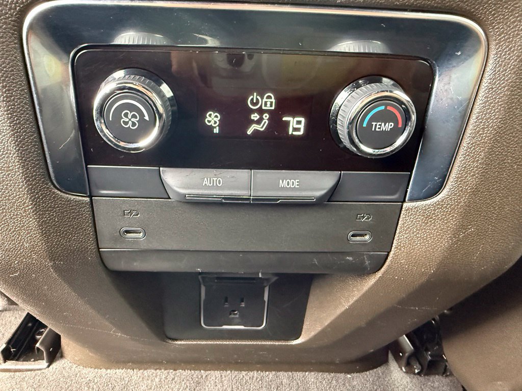 Used 2025 Chevrolet Suburban LT AWD/4WD image 13