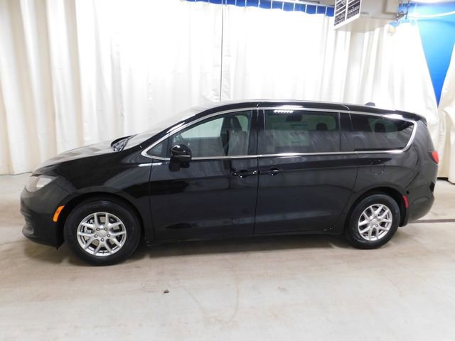 New 2026 Chrysler Voyager LX image 5